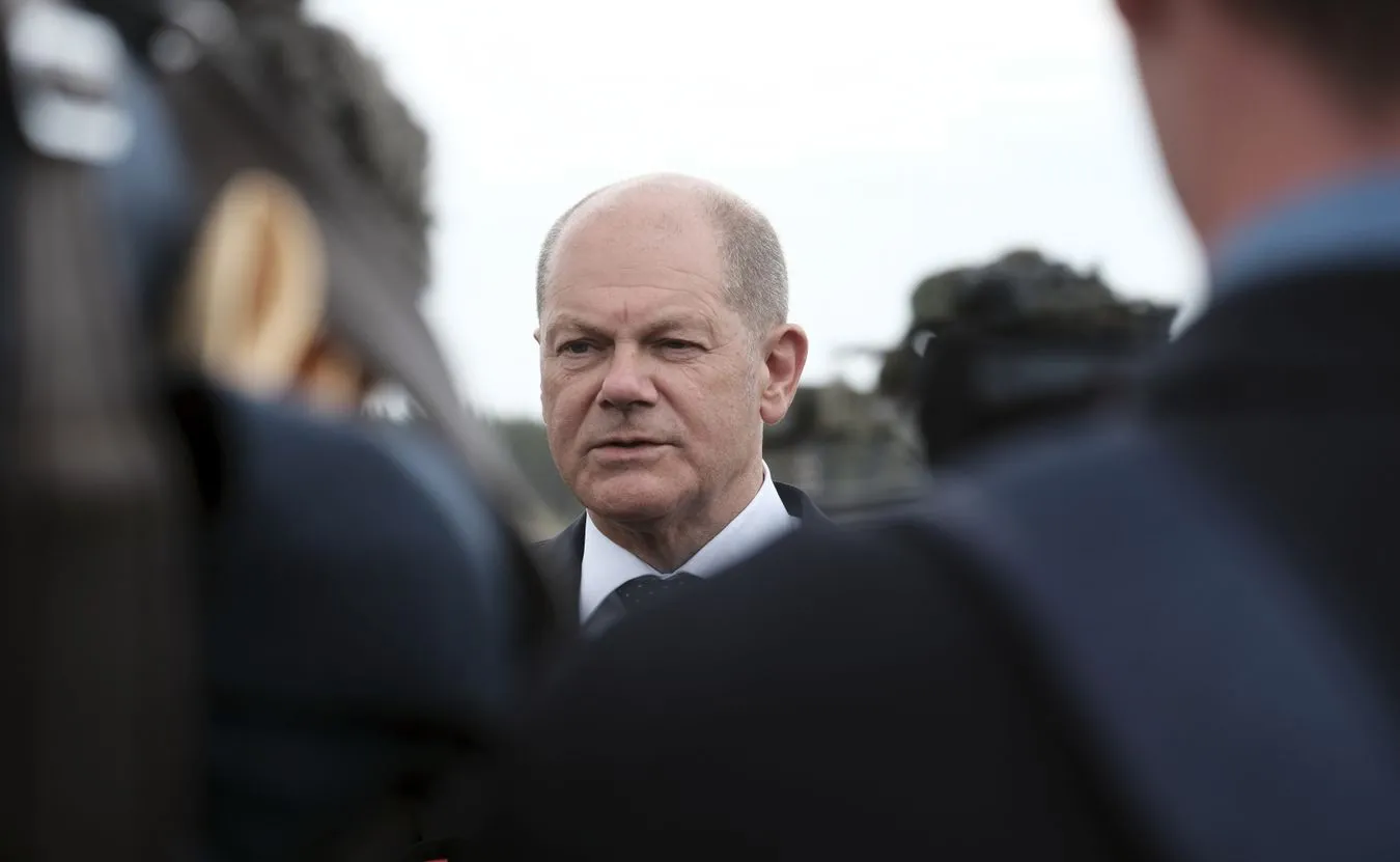 "Oburzające". Rejs z Scholzem zbiera sporą krytykę