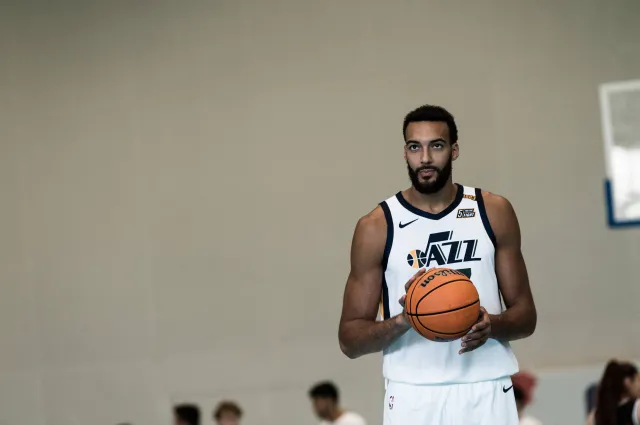 NBA. Rudy Gobert po dziewięciu latach odchodzi z Utah Jazz