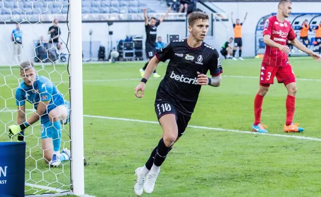 Pogoń Szczecin zgarnęła pełną pulę w meczu z Widzewem Łódź