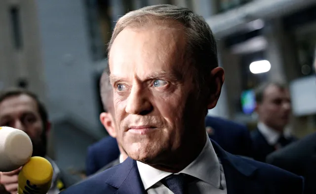 Tusk skomentował dymisję Johnsona i.... wbił szpilę Morawieckiemu