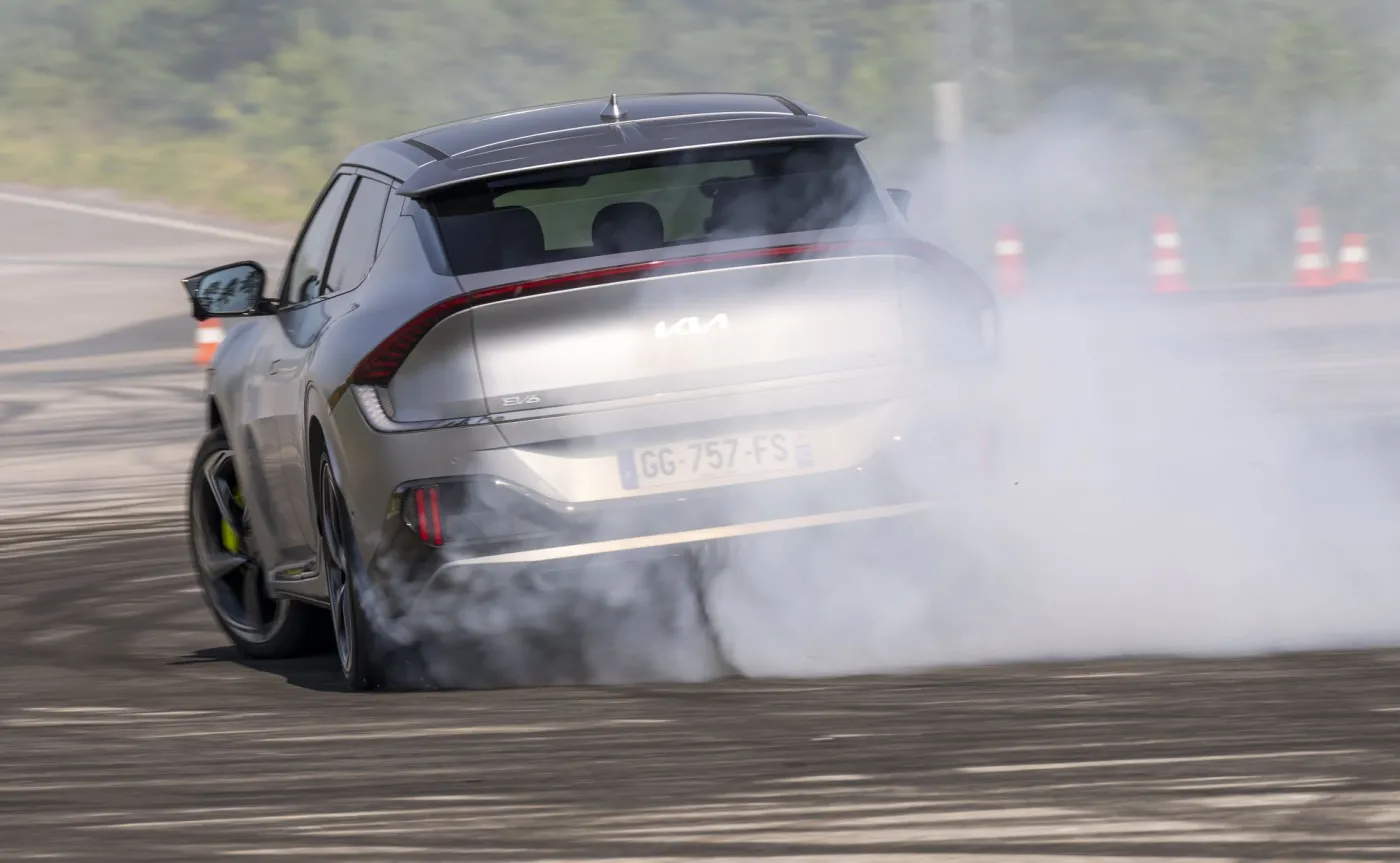 Kia EV6 GT techniczną sensacją. Cena? To najtańsze 500+ w Polsce
