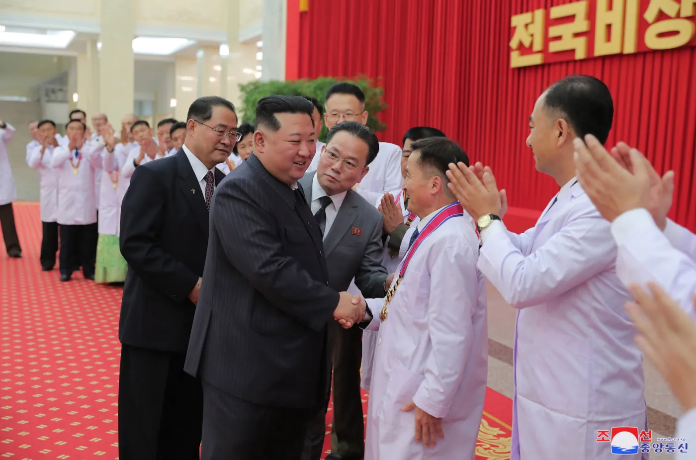 Kim Dzong Un ogłosił "zwycięstwo" w walce z koronawirusem
