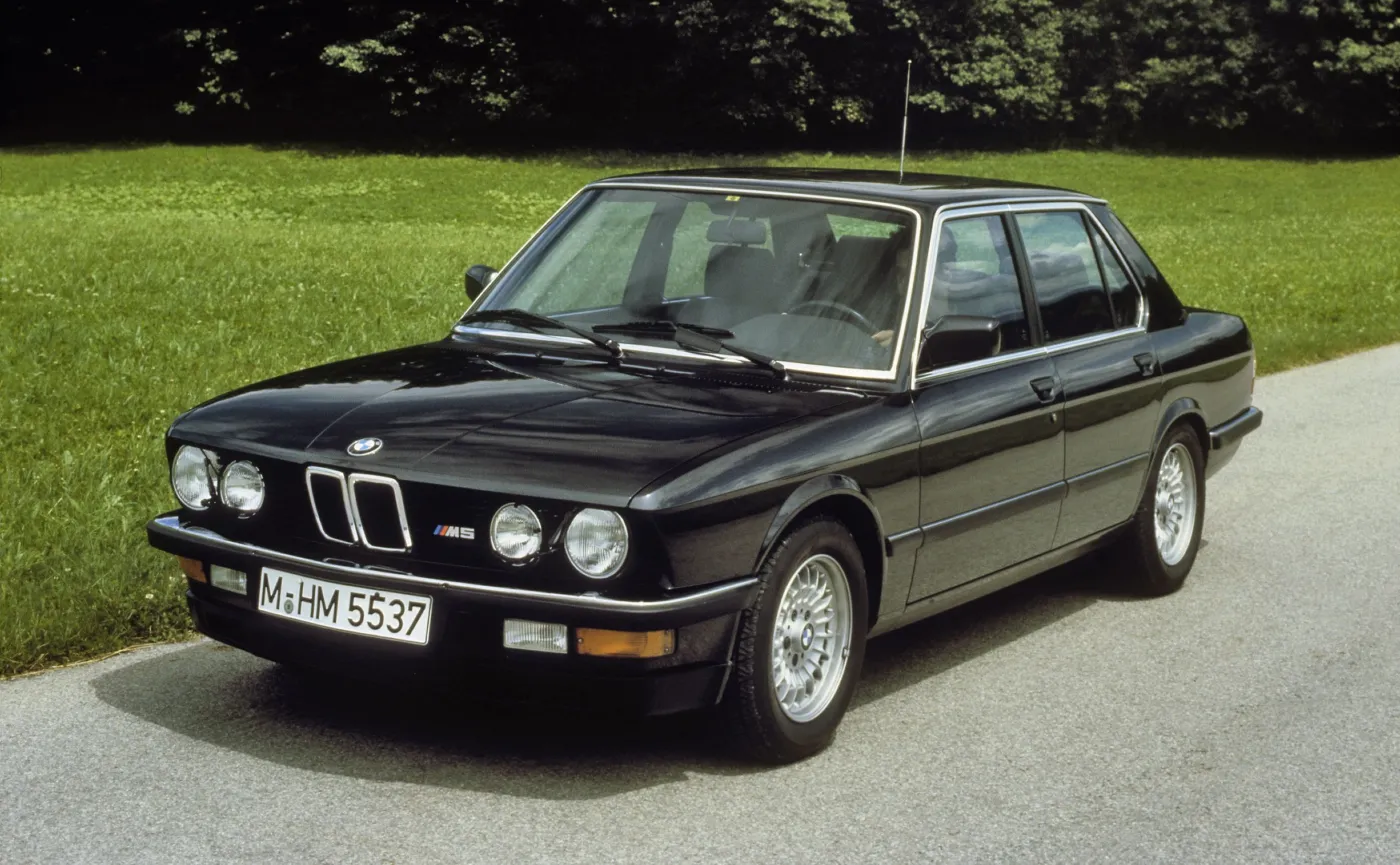 BMW M5 (E28)