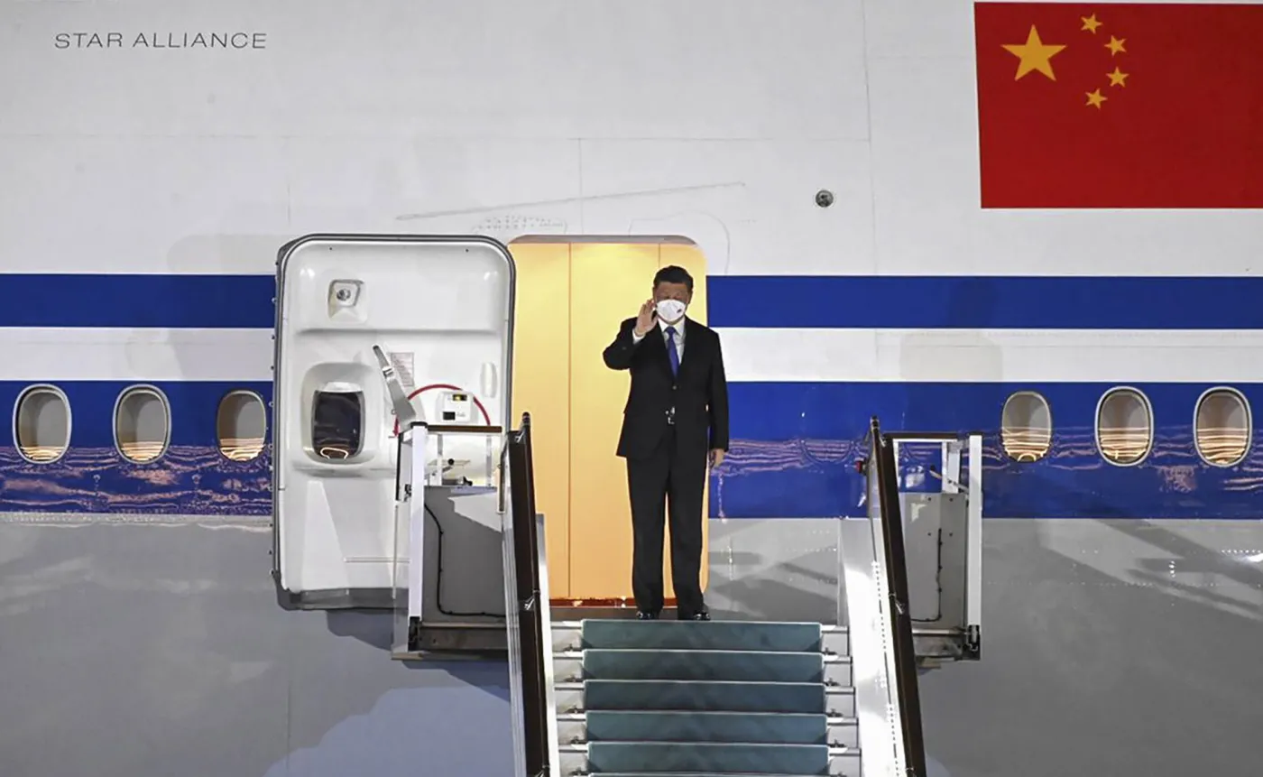 Xi Jinping nie zjadł kolacji z Putinem. Tak tłumaczą to Chińczycy