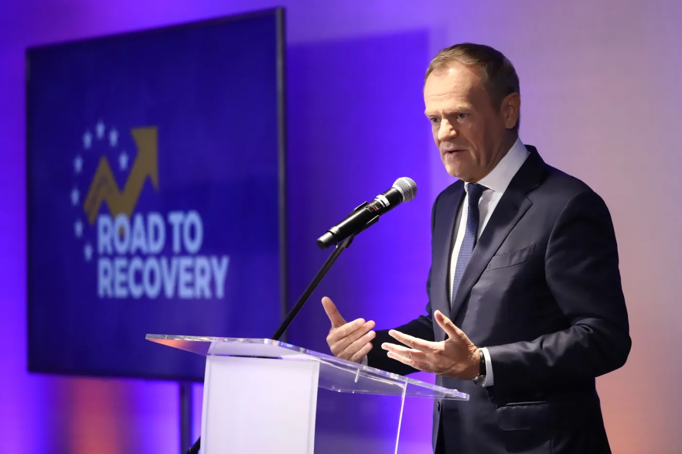 Tusk: Póki takie monstra nami rządzą, wolę, żeby nie miały broni atomowej