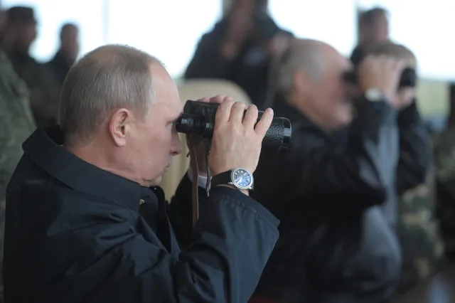 Brytyjski wywiad: Putin akceptuje znaczne ryzyko polityczne...