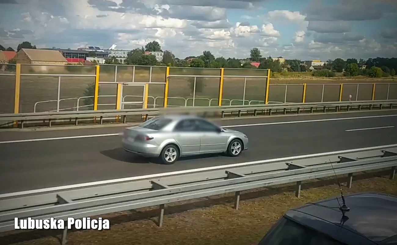 Kierowca Mazdy jechał pod prąd drogą ekspresową S3, bo nie chciał stać w korku. Grozi mu 30 tys. zł kary