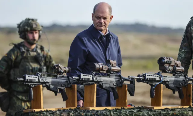 Scholz na ćwiczeniach Bundeswehry. Broń dla Ukrainy? Bez komentarza