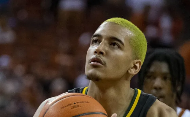 Liga NBA. Punktowy rekord Sochana, trzecie z rzędu zwycięstwo Spurs