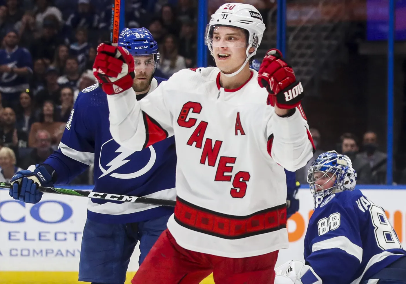 Piąty w karierze hat-trick Aho, Hurricanes lepsi od Sabres [WIDEO]