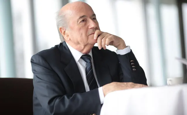MŚ 2022. Blatter: Przyznanie Katarowi organizacji mundialu było błędem