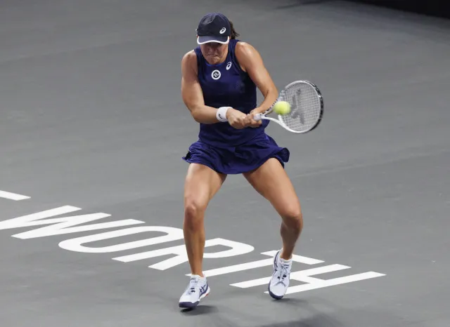 Świątek WTA Finals zaczęła od wygranej. Polka ma patent na Kasatkinę [WIDEO]