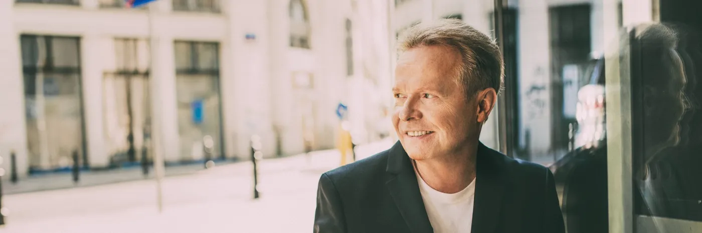 Michał Bajor: To nie jest proste zacząć pisać teksty [WYWIAD]