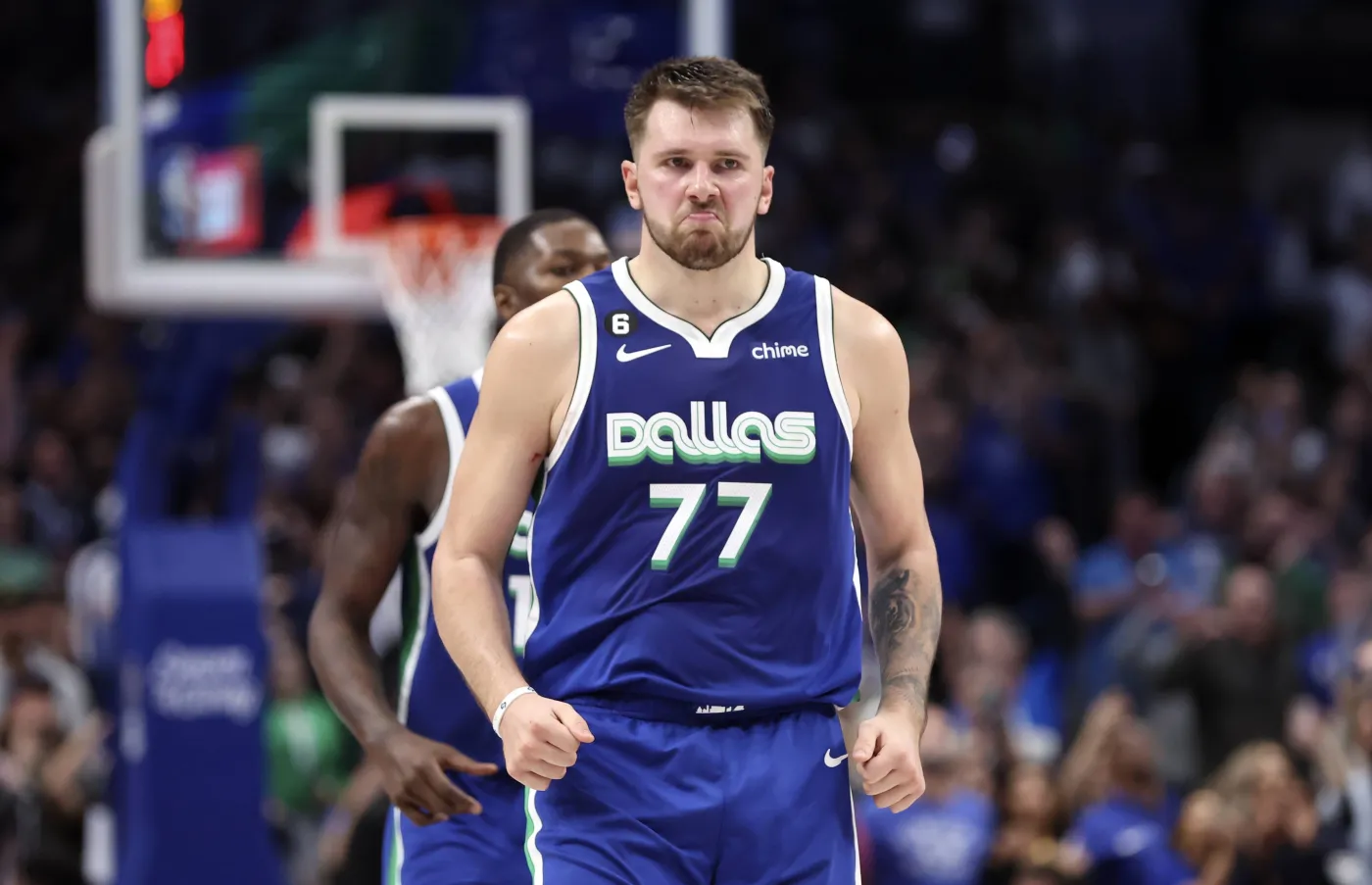 51. triple-double Doncica. Mavericks przerwali serię Warriors [WIDEO]