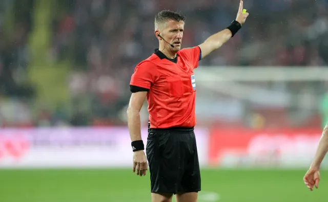 Włoch Orsato sędzią głównym meczu otwarcia, Listkiewicz na VAR