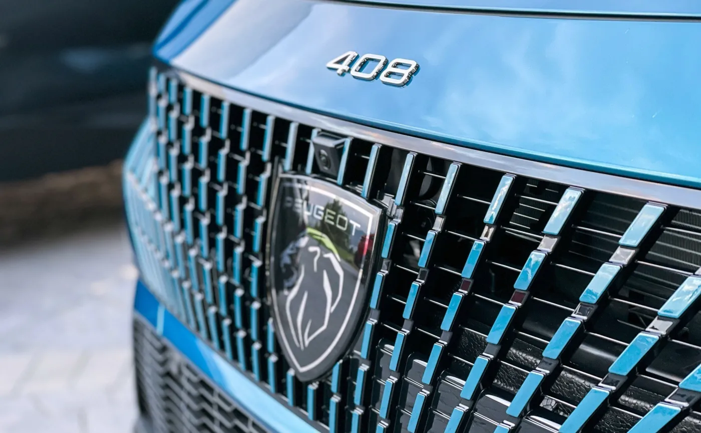 Peugeot 408