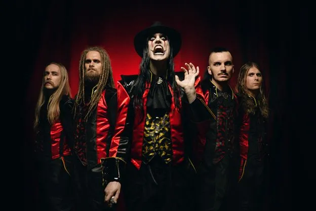 Avatar prezentuje klip "The Dirt I'm Buried In". W lutym cały album