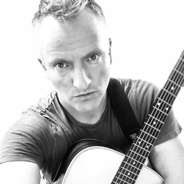 Tata pomoże. Joe Sumner gościem specjalnym na koncercie Stinga w Polsce