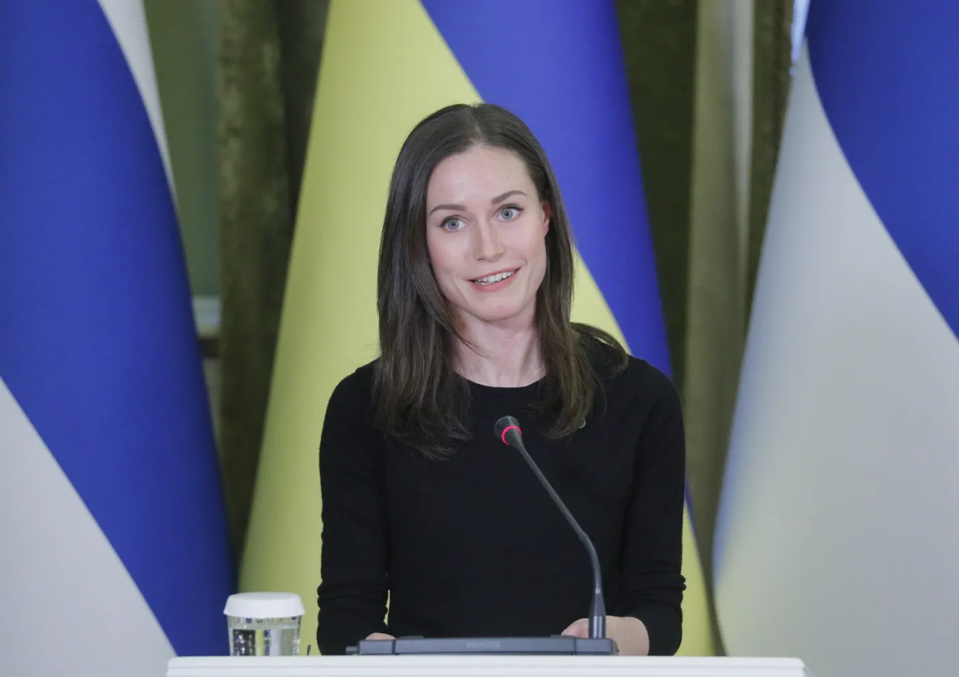 Marin wyszła przed szereg ws. myśliwców? Szef MON gasi entuzjazm premier Finlandii