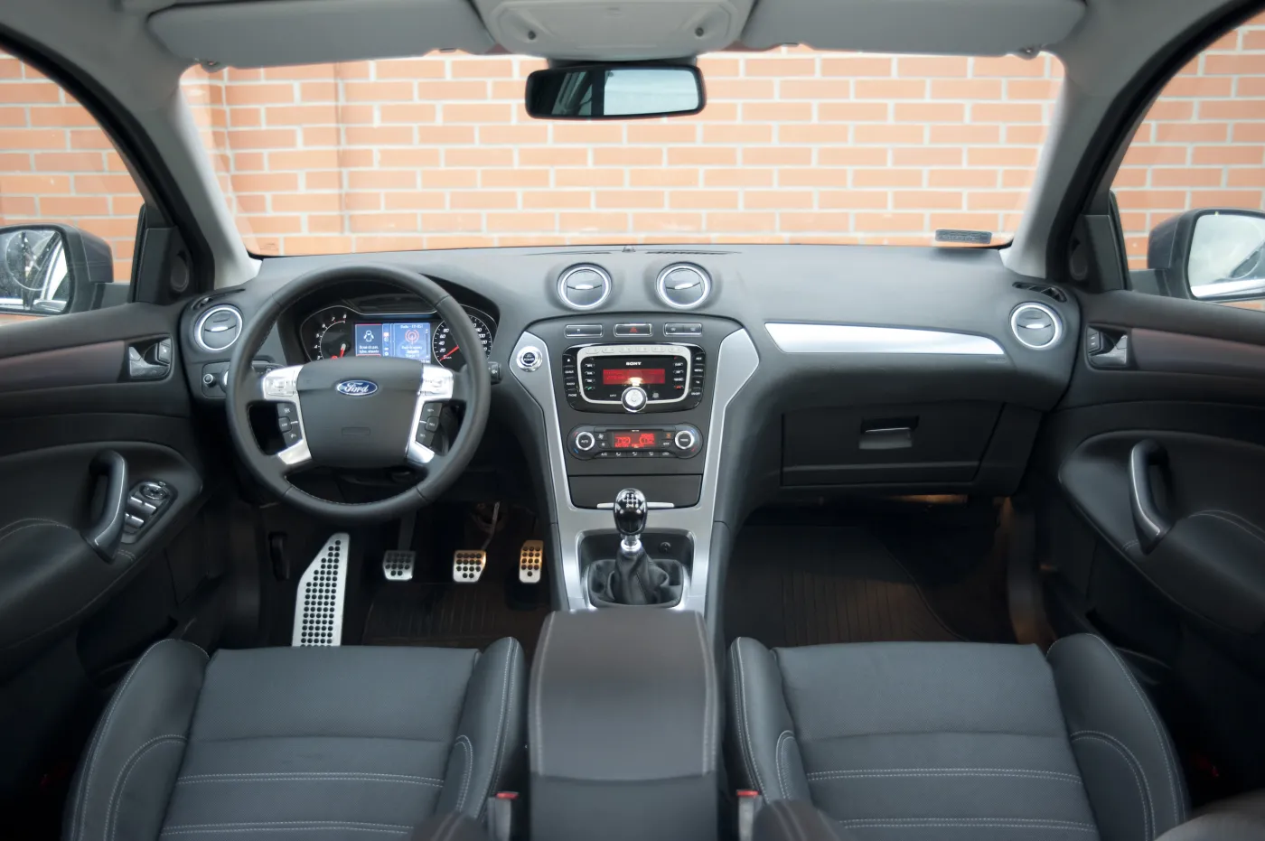 3276132-ford-mondeo.jpg