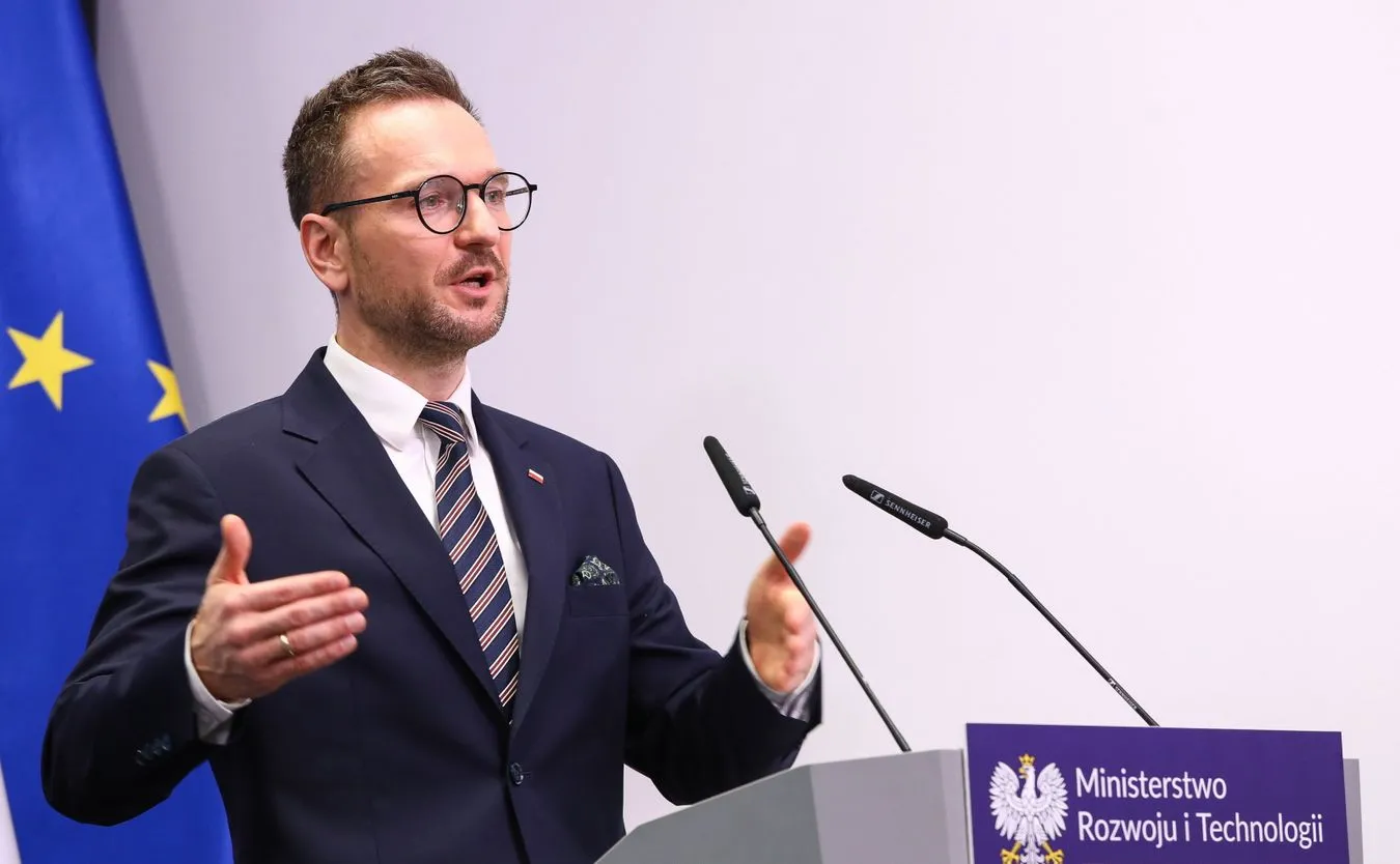 Resort rozwoju odniósł się do informacji DGP o sprzedaży rosyjskiej firmy