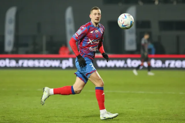 Milan Rundic przedłużył kontrakt z Rakowem Częstochowa