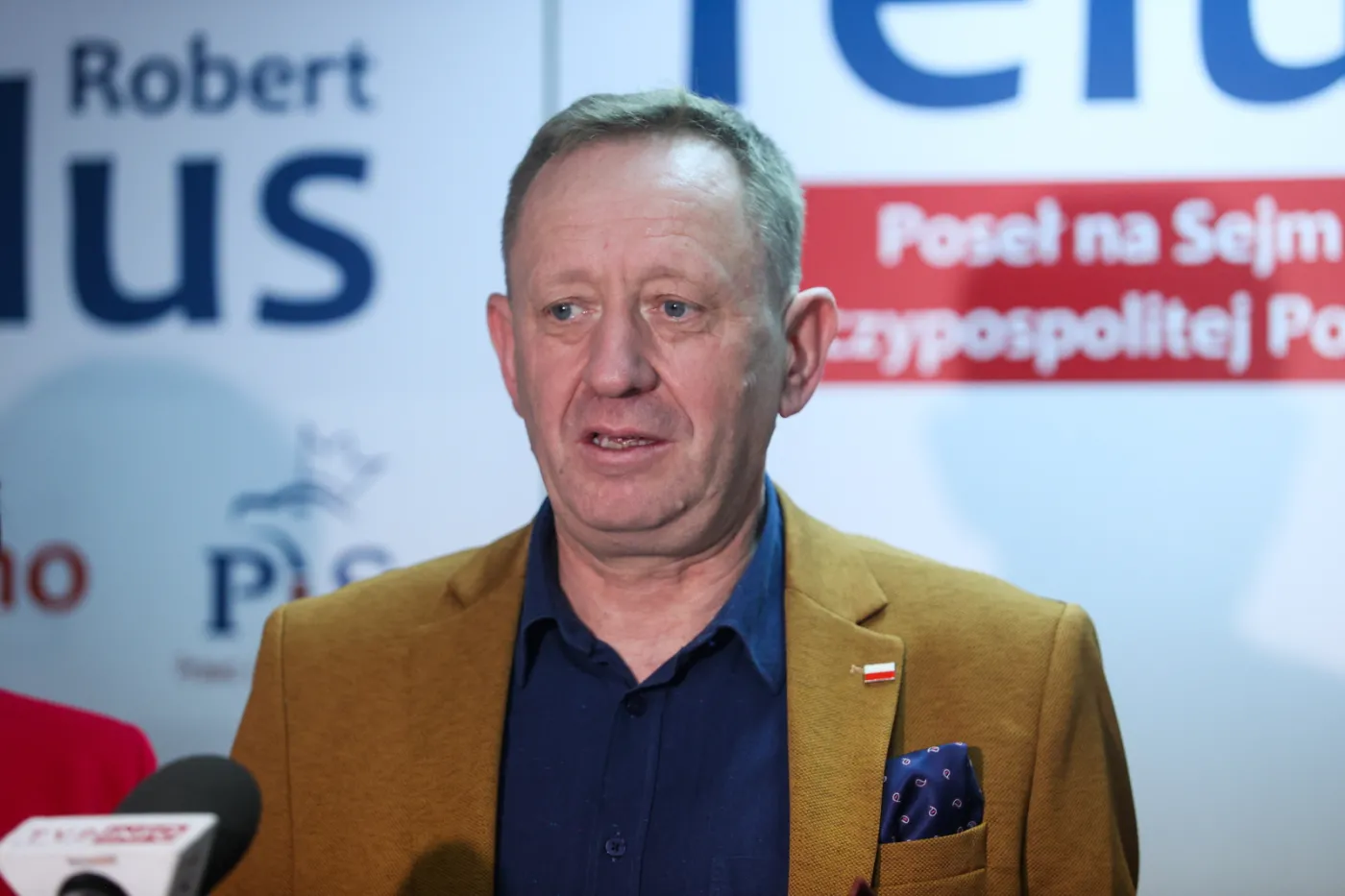 Polacy jedzą mąkę z robakami? "Krytykujmy się, ale nie szkodźmy Polsce"