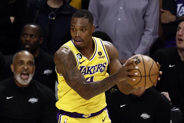 Lonnie Walker nieoczywistym bohaterem. Stephen Curry zawiódł w kluczowym momencie