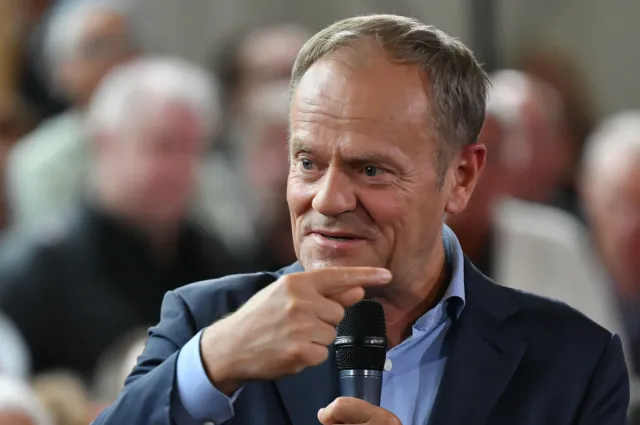 Donald Tusk w Kartuzach. "Nie wystarczy dołożyć trochę pieniędzy"...