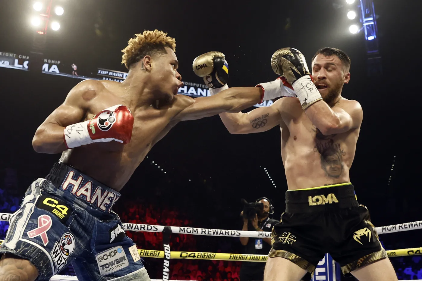 Devin Haney obronił tytuły WBA, WBC, WBO i IBF w wadze lekkiej