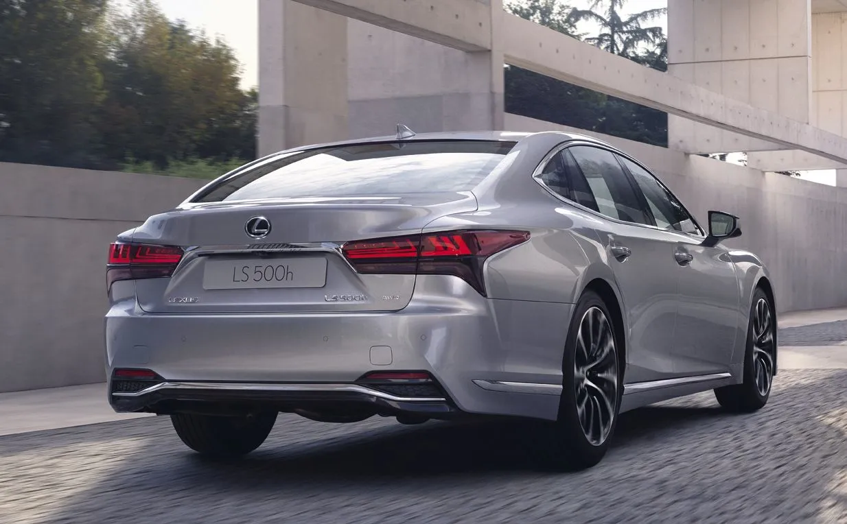 Lexus LS 2023