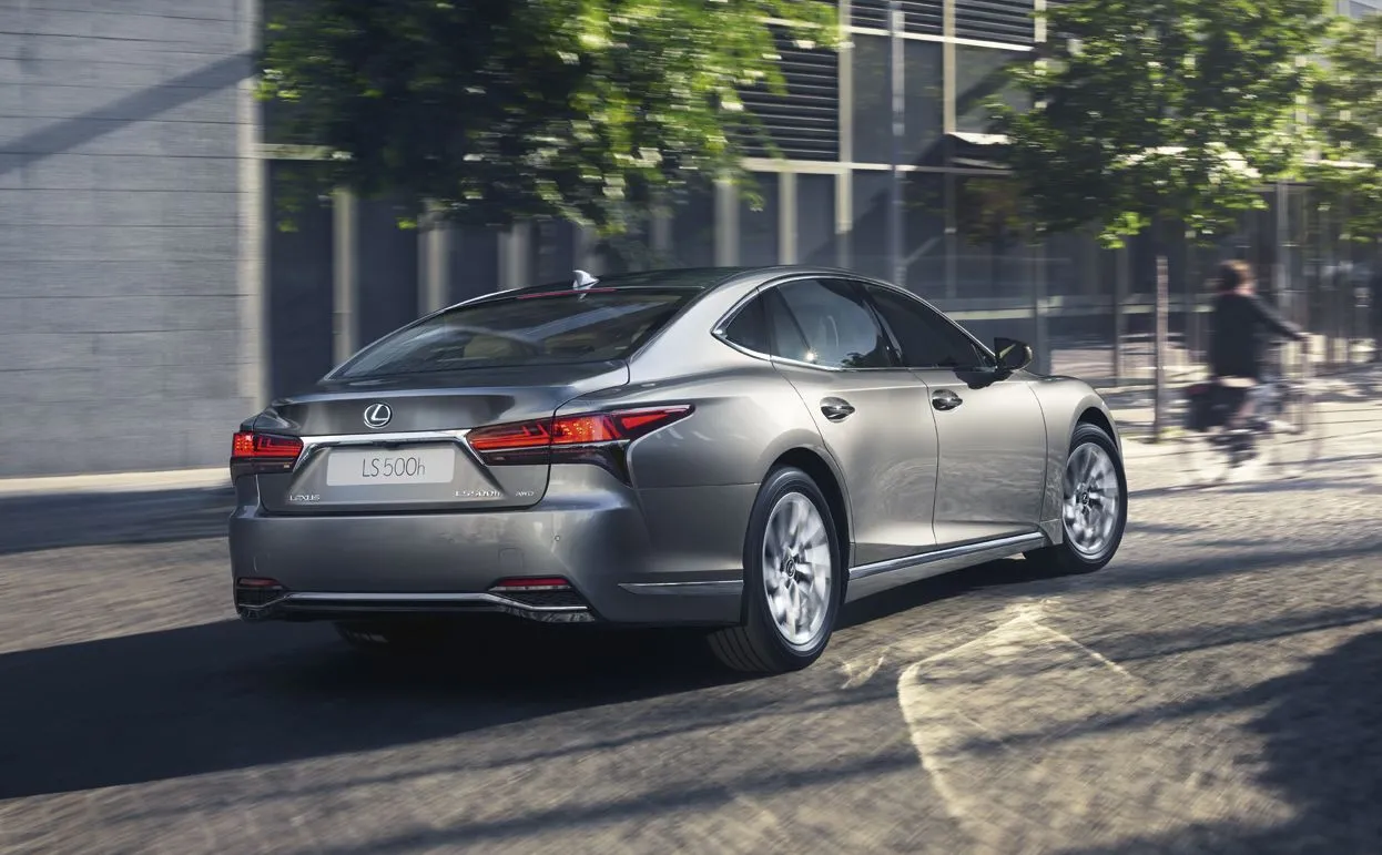 Lexus LS 2023