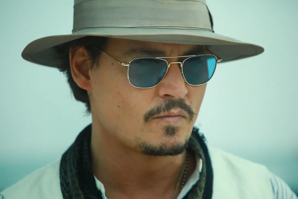 Johnny Depp 14 lat malował obraz, na którym jest... butelka wina [WIDEO]
