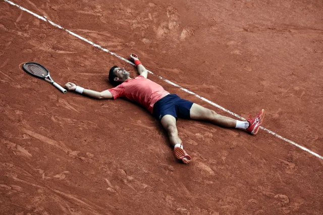 Djokovic z historycznym w karierze tytułem w Wielkim Szlemie [SYLWETKA]