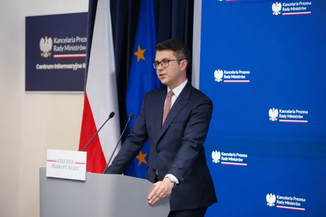 Wypadek kolumny rządowej. Müller potwierdza: Jechał w niej premier