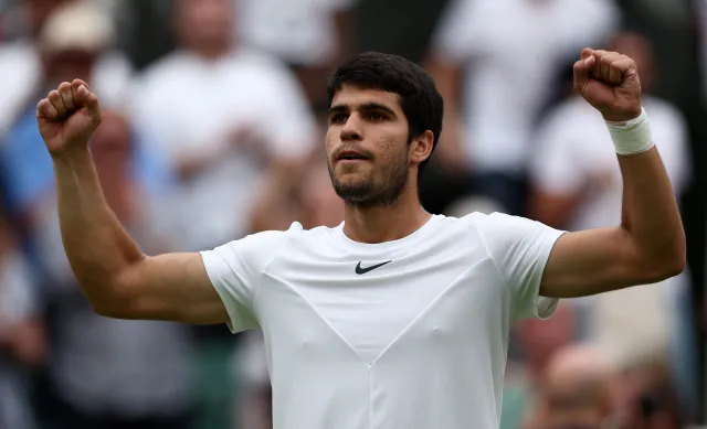 Wimbledon. Lider światowego rankingu w 1/8 finału, ale nie miał lekko
