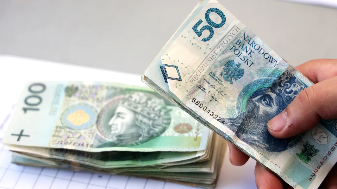 Ile wyniesie WALORYZACJA rent I emerytur? Wiceminister rodziny zabiera głos