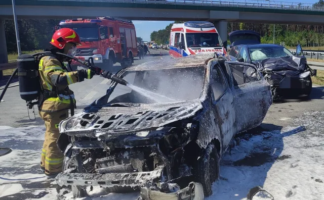 Tragedia na S8. Kobieta spłonęła w samochodzie