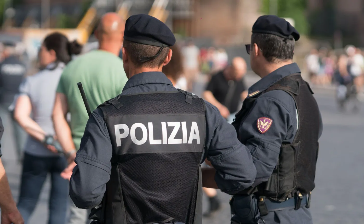 Włochy: Turysta z Austrii zniszczył rzeźbę, z którą robił sobie zdjęcie