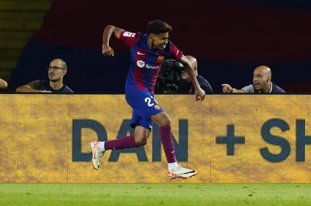 Barcelona przedłużyła umowę z 16-letnim Laminem Yamalem