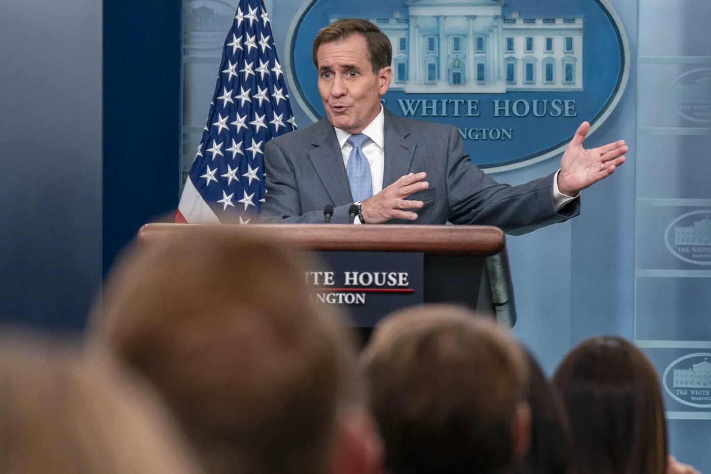 Dotąd USA wstrzymywały się z tym krokiem. Teraz wyczarterowano samoloty...