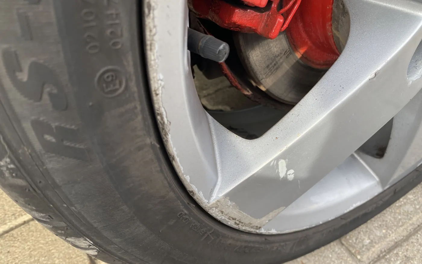 Używane i nieoczywiste auto do 10 tys. zł: Czy to musi być… Saab?