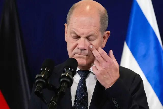 Porażające sceny na lotnisku w Izraelu. Kanclerz Scholz musiał uciekać do schronu. NAGRANIE