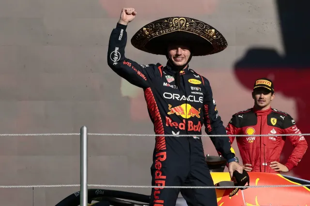 Verstappen najszybszy w Meksyku. Magnussen wypadł z toru, a jego bolid zaczął się palić