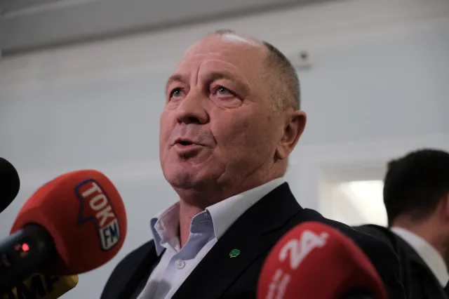 "Wniosek wycofany, poprawiony, ktoś nie dopilnował terminu". Sawicki żąda wyciągnięcia konsekwencji ws. KPO