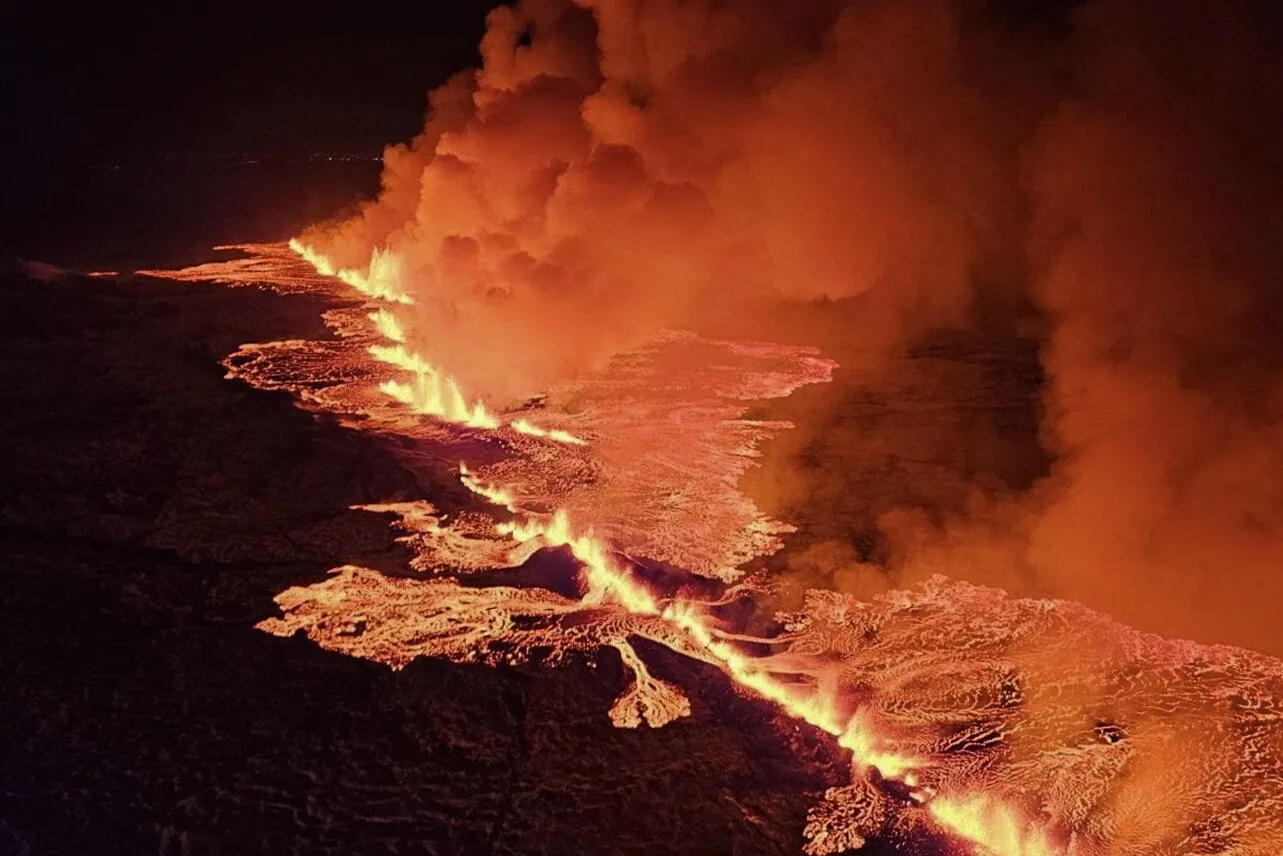 Volcanic eruption begins north of Grindavik