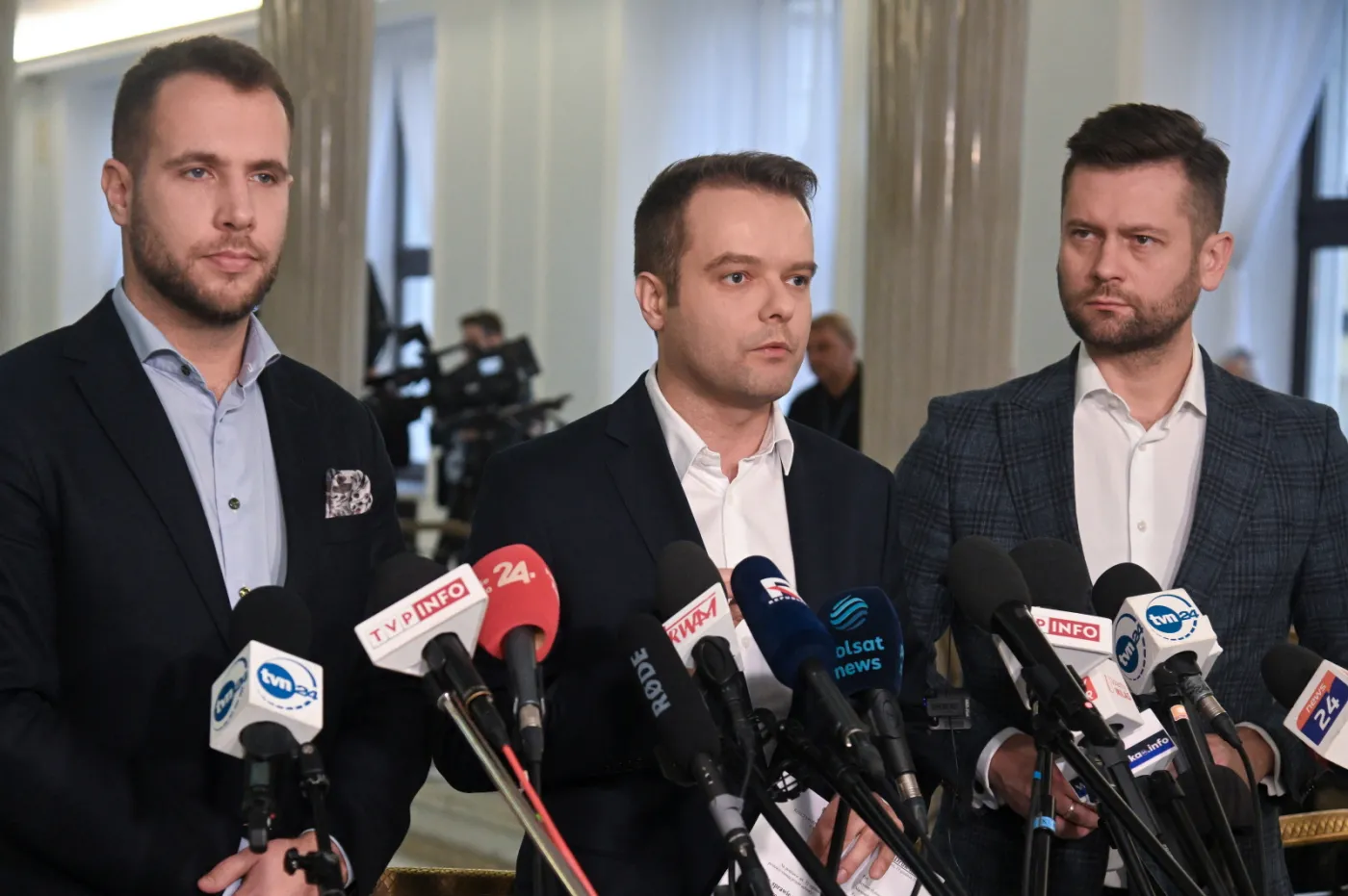 Bochenek: Totalna większość rządowa postanowiła siłowo przejąć media