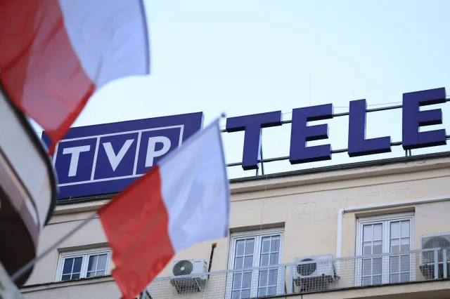 Zaciekła awantura o TVP. Poseł PiS: Weszły tam gangusy