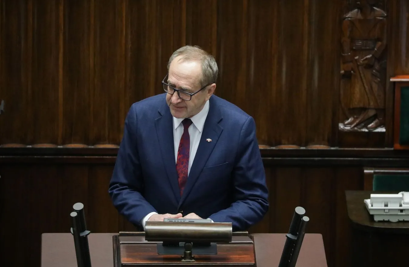 Poseł PiS nie miał hamulców.  "Z iloma 15-letnimi dziewczynkami chce pan?"