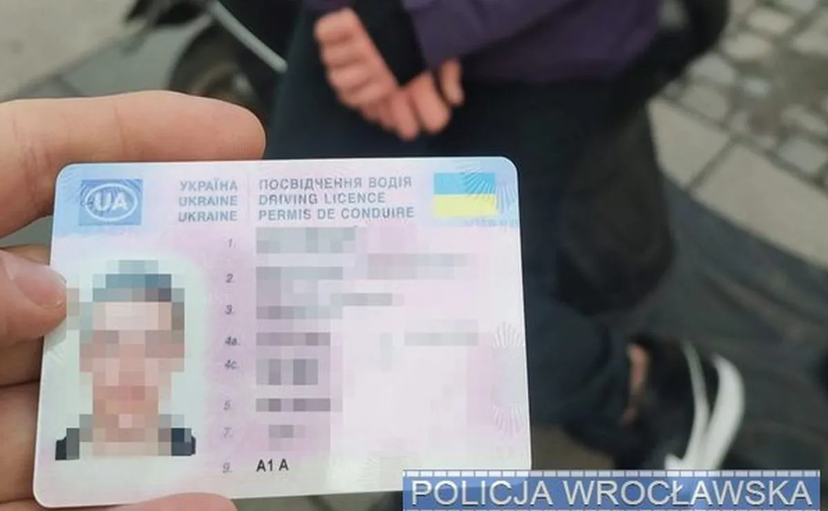 Policjanci zatrzymali dostawcę jedzenia. To był strzał w dziesiątkę [NAGRANIE]